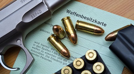 Mehr Brandenburger haben Waffen im Privatbesitz. (Symbolbild) / Foto: Patrick Pleul/dpa-Zentralbild/dpa