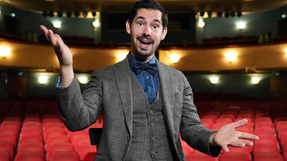 Alexander Merk tritt seit Jahren als Zauberer auf. / Foto: Manuel Genolet/dpa