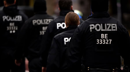 Die Berliner Polizei geht seit fast einem Monat mit größeren Razzien gegen die organisierte Kriminalität vor. (Symbolbild) / Foto: Lilli Förter/dpa