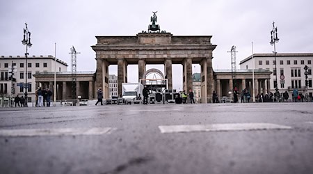 Der DWD rechnete mit bis zu vier Zentimeter Schnee in Berlin und Brandenburg. (Archivfoto) / Foto: Britta Pedersen/dpa