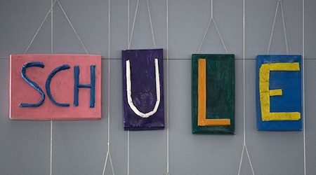 An Berliner Schulen haben viele Kinder und Jugendlichen erhebliche Defizite in Deutsch und Mathematik.  (Symbolbild)  / Foto: Fabian Sommer/dpa