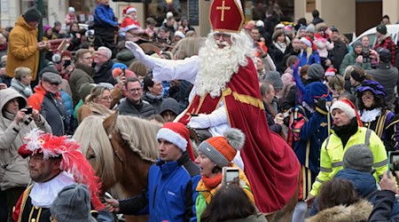 Im Holländischen Viertel wurde am Wochenende das Sinterklaas-Fest gefeiert. (Archivbild) / Foto: Michael Bahlo/dpa