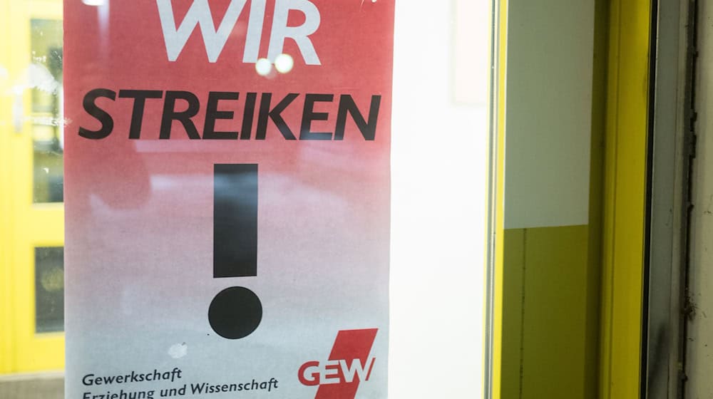 Mit einem Warnstreik in Berlin wollen mehrere Gewerkschaften Druck machen in den Tarifverhandlungen für den öffentlichen Dienst der Länder. (Archivbild)  / Foto: Sebastian Gollnow/dpa