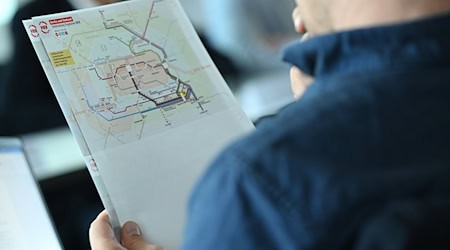 Nächsten Sonntag geht die Dresdner Bahn in Betrieb und verkürzt die Fahrzeit zwischen Berlin und dem BER deutlich. (Archivbild) / Foto: Britta Pedersen/dpa