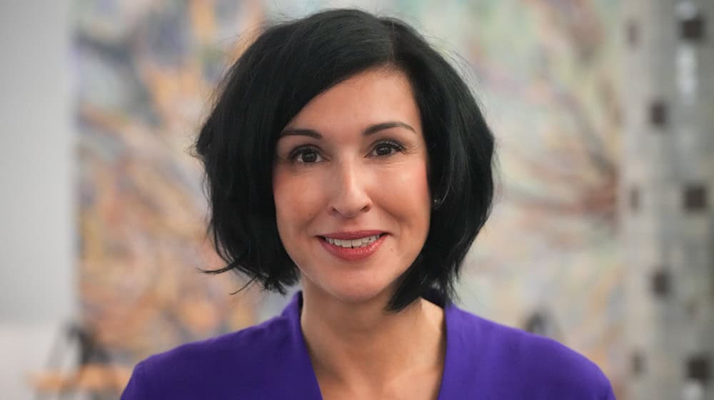 Potsdams Oberbürgermeisterin Noosha Aubel gibt jede Woche in einem Online-Blog Einblicke in ihre Arbeit. Diesmal wurde es auch ein wenig weihnachtlich. (Archivbild) / Foto: Soeren Stache/dpa