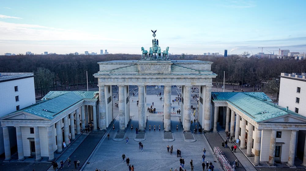 Die S-Bahnlinien S1, S2 und S25 halten derzeit nicht am Brandenburger Tor. / Foto: Kay Nietfeld/dpa