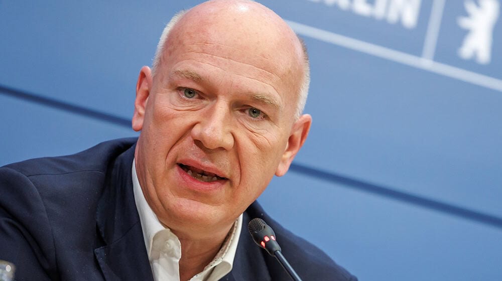 Berlins Regierender Bürgermeister Kai Wegner empfängt Bundeskanzler Friedrich Merz (beide CDU) im Roten Rathaus. (Archivbild) / Foto: Andreas Gora/dpa