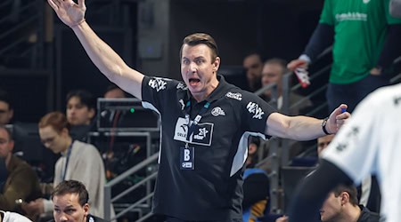 THW-Coach Filip Jicha kritisiert die Schiedsrichterleistung massiv.  / Foto: Andreas Gora/dpa