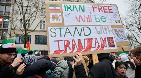 Am Sonntag demonstrieren erneut Menschen gegen die Regierung im Iran (Foto von Samstag) / Foto: Annette Riedl/dpa