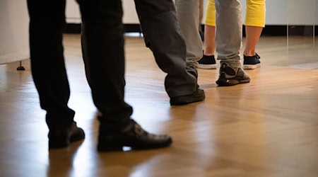 In vielen ambulanten Arztpraxen in Berlin sind die Wartezeiten schon heute lang. (Symbolbild) / Foto: Sebastian Christoph Gollnow/dpa