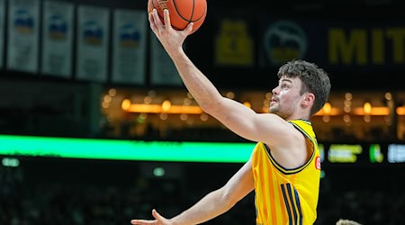 Für Kapitän Jonas Mattisseck ist der Zusammenhalt im Team der Schlüssel des Aufschwungs. (Archivbild) / Foto: Soeren Stache/dpa