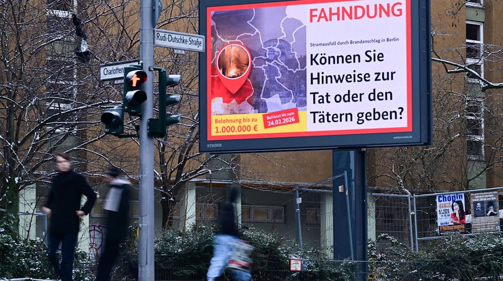 Einen Monat nach dem vermutlich linksextremen Brandanschlag ist noch kein Täter gefasst worden. (Archivbild) / Foto: Sebastian Gollnow/dpa