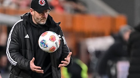 Union-Trainer Steffen Baumgart will auch in Stuttgart punkten. (Archivbild) / Foto: Harry Langer/dpa