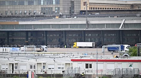 Die Zahl der Geflüchteten, die nach Berlin kommen, ist 2025 gesunken. (Archivbild)  / Foto: Sebastian Gollnow/dpa