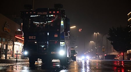 In der Silvesternacht in Berlin wird die Polizei zu 2.340 Einsätzen gerufen. / Foto: Sebastian Gollnow/dpa
