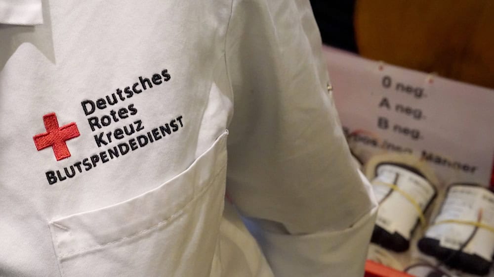 Blutspenden werden unter anderem für wichtige Operationen gebraucht. (Symbolbild) / Foto: Marcus Brandt/dpa