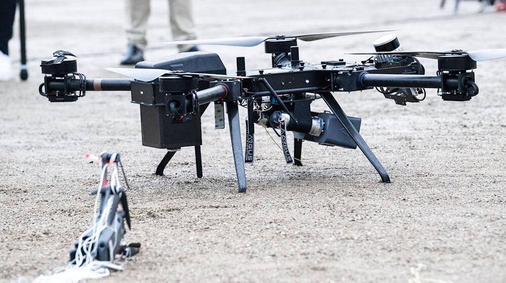 Die Polizei kann Drohnen abwehren und abfangen. (Symbolbild) / Foto: Sina Schuldt/dpa