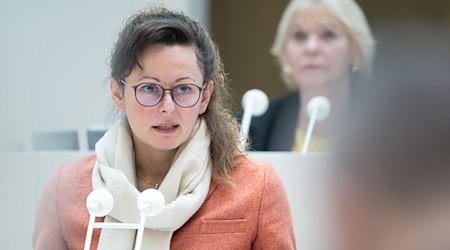 Brandenburgs Agrarministerin Hanka Mittelstädt (SPD) geht auf die Pläne der EU für die Förderung der Bauern ein. / Foto: Soeren Stache/dpa