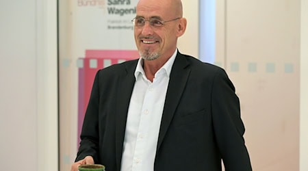 Der Brandenburger BSW-Landtagsfraktionschef Niels-Olaf Lüders will Anträge der AfD nicht von vornherein ausschließen (Archivbild). / Foto: Michael Bahlo/dpa