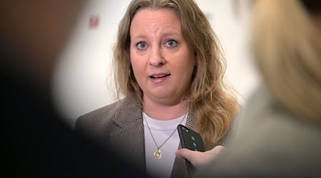 Brandenburgs BSW-Landeschefin Friederike Benda kritisiert die SPD wegen des Endes der Koalition scharf (Archivbild).  / Foto: Michael Bahlo/dpa