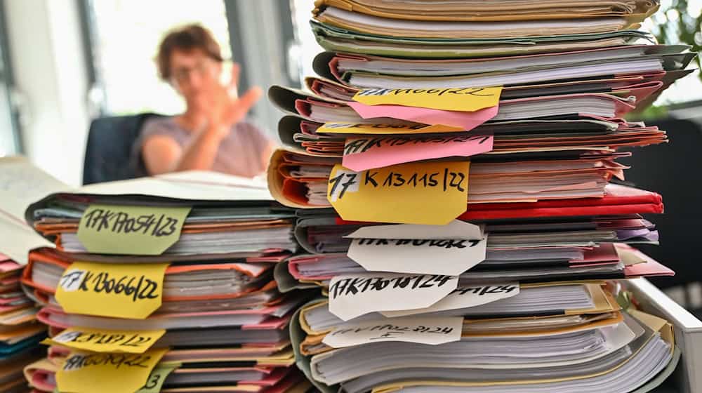 Die Brandenburger Landesregierung will mehr Bürokratie abbauen (Archivbild). / Foto: Patrick Pleul/dpa