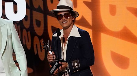 Bruno Mars spielt im Juni im Berliner Olympiastadion. (Archivbild) / Foto: Chris Pizzello/Invision via AP/dpa