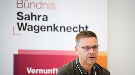 BSW-Generalsekretär Oliver Ruhnert sieht noch Chancen für die Koalition seiner Partei mit der SPD in Brandenburg. (Archivbild)  / Foto: Christoph Reichwein/dpa