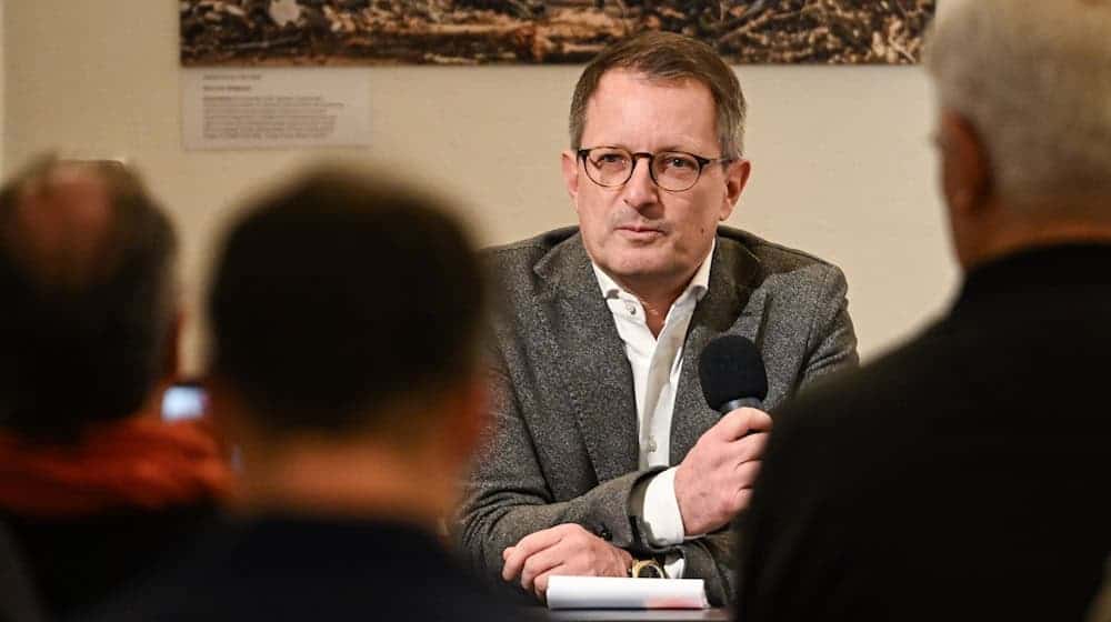 Alexander King ist bislang der einzige Politiker, der für das BSW im Berliner Abgeordnetenhaus sitzt. (Archivbild) / Foto: Britta Pedersen/dpa