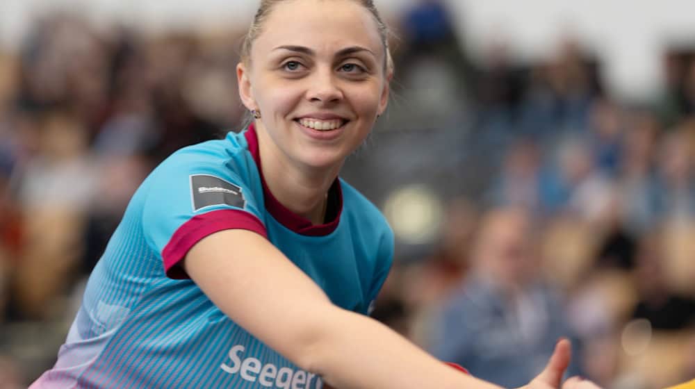 Tischtennis-Spielerin Sabina Surjan vom TTC Berlin Eastside beim gemeinsamen Bundesliga-Spieltag der Berliner Frauen und der Düsseldorfer Männer.  / Foto: Sören Stache/dpa