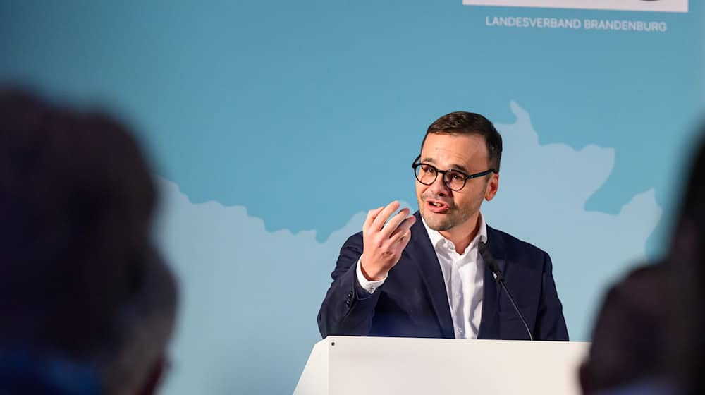 In der kommenden Woche beginnen SPD und CDU in Brandenburg mit Koalitionsverhandlungen. Eine neue Regierung muss beweisen, dass sie «handlungsfähig» ist, wie CDU-Landesvorsitzender Redmann sagt.(Archivbild) / Foto: Patrick Pleul/dpa