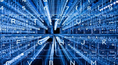 Mehrere Kommunen in Brandenburg sind nach Einschätzung von Digitalminister Benjamin Grimm (SPD) von Cyberattacken betroffen (Symbolbild). / Foto: Sebastian Gollnow/dpa