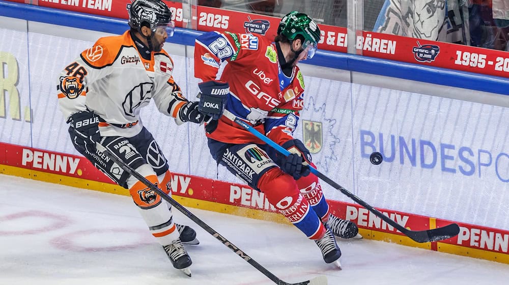 Blaine Byron (r.) hat sich eine schwere Muskelverletzung zugezogen. (Archivbild) / Foto: Andreas Gora/dpa