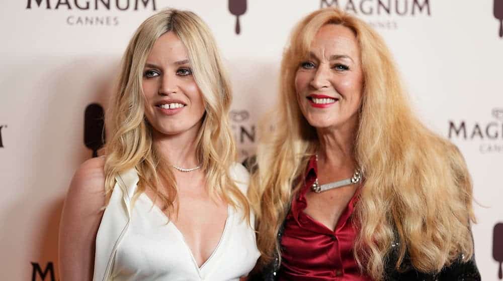 Werden in Berlin erwartet: Georgia May Jagger (l.) und ihre Mutter Jerry Hall. (Archivbild) / Foto: Scott A Garfitt/Invision/AP/dpa