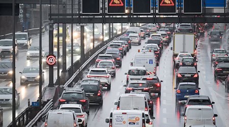 Im vergangenen Jahr verbrachten viele Autofahrer in Berlin einige Zeit im Stau. (Symbolbild) / Foto: Sebastian Gollnow/dpa