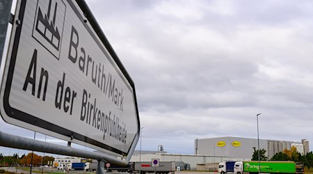 Die Pläne für den Ausbau der Getränkeproduktion der Firmen Rauch und Red Bull in Baruth/Mark stoßen auf Kritik. (Archivbild) / Foto: Patrick Pleul/dpa