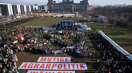 Im Rahmen der Grünen Woche protestieren am morgigen Samstag erneut Tausende Menschen für eine nachhaltigere Landwirtschaft. (Archivbild) / Foto: Fabian Sommer/dpa