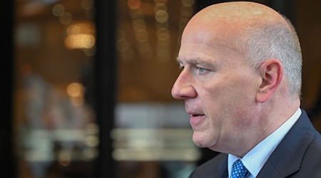 Berlins Berlins Regierender Bürgermeister (CDU) soll vor dem Innenausschuss im Landesparlament Stellung nehmen. (CDU) / Foto: Jens Kalaene/dpa