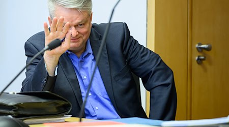 Möller wollte sich seinem Anwalt zufolge nicht äußern.  / Foto: Patrick Pleul/dpa