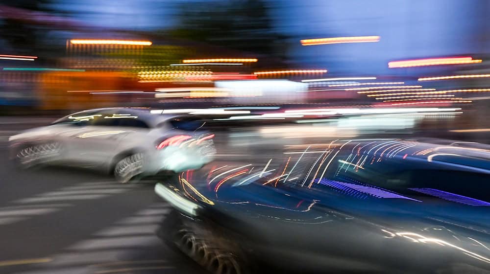 Rasereien auf Berlins Straßen sorgen weiterhin für viele Verfahren bei der Justiz. (Symbolbild)  / Foto: Jens Kalaene/dpa
