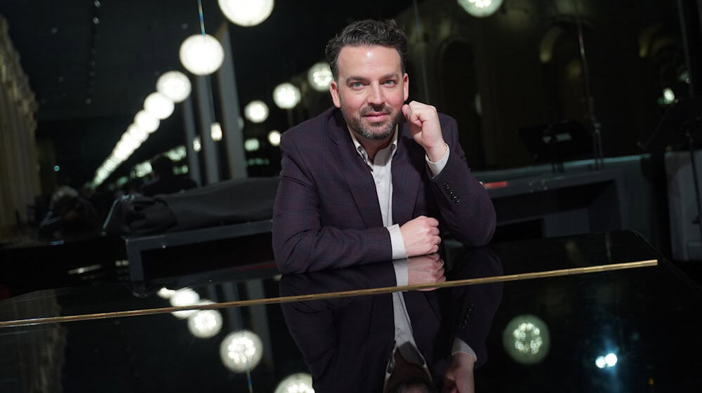 Gaffigan hat seinen Vertrag für weitere drei Jahre verlängert. (Archivbild) / Foto: Jörg Carstensen/dpa