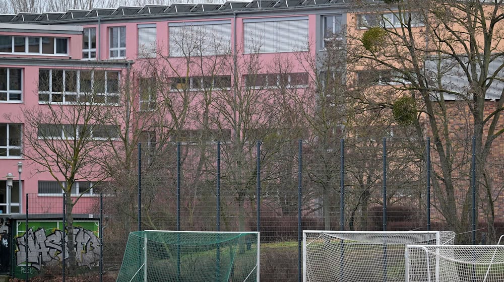 Ein Sportverein ruft zu Spenden für einen schwer verletzten zwölfjährigen Jungen auf (Archivbild). / Foto: Michael Bahlo/dpa