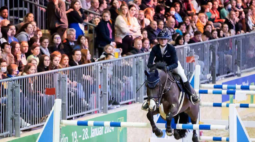 Am letzten Wochenende der diesjährigen Grünen Woche stehen im Rahmen des Reitturniers Hippologica noch mehrere Wettbewerbe an. (Archivbild) / Foto: Christoph Soeder/dpa