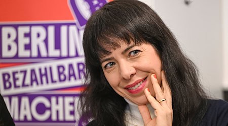 Die Politikerin Elif Eralp ist Spitzenkandidatin der Berliner Linken für die Wahl zum Abgeordnetenhaus am 20. September.  / Foto: Jens Kalaene/dpa