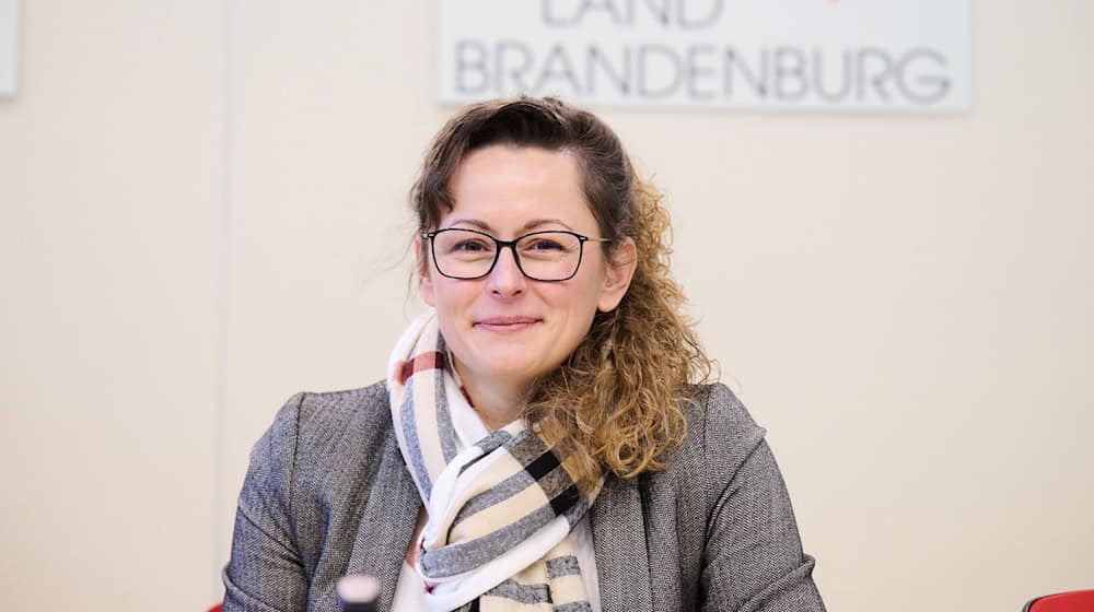 Auf Einladung von Brandenburgs Landwirtschaftsministerin Hanka Mittelstädt sollen am Sonntagabend die Agrarminister und die Landesbauernpräsidenten der Ost-Bundesländer am Rande der Grünen Woche zusammenkommen. (Archivbild) / Foto: Annette Riedl/dpa