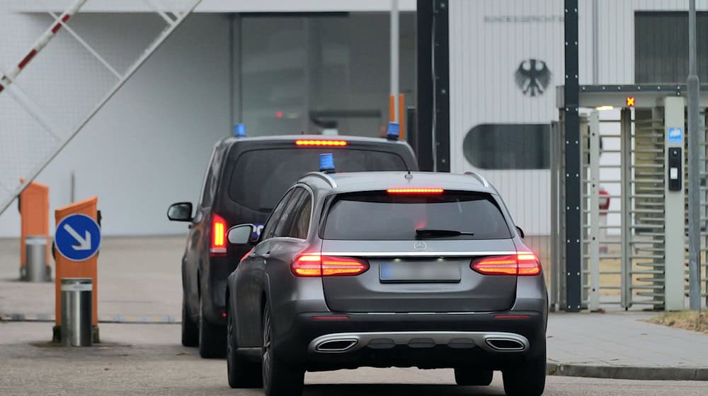 Die Beschuldigten wurden dem Ermittlungsrichter am Bundesgerichtshof vorgeführt.  / Foto: Rene Priebe/dpa