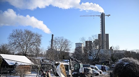 Nach dem Brandanschlag an einer Kabelbrücke im Bezirk Steglitz-Zehlendorf hatte eine der linksextremistischen «Vulkangruppen» die Tat für sich reklamiert. / Foto: Britta Pedersen/dpa
