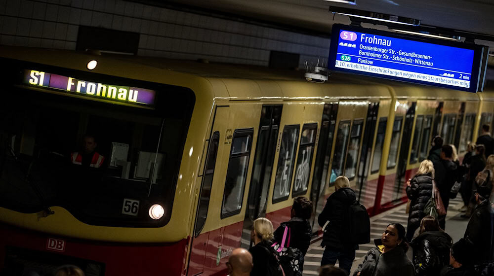 Nach den Einschränkungen wegen Vandalismus läuft der S-Bahnverkehr auf der Berliner Nord-Süd-Strecke wieder. (Archivbild) / Foto: Fabian Sommer/dpa