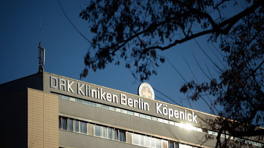 Die DRK Kliniken Berlin betreiben vier Krankenhäuser, ein Hospiz und eine stationäre Pflegeeinrichtung (Archivbild). / Foto: Gregor Fischer/dpa