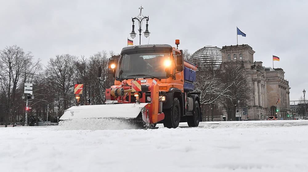 Winterliches Wetter mit Schnee, Glätte und Dauerfrost prägt Berlin und Brandenburg. / Foto: Paul Zinken/dpa