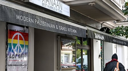 Das Restaurant «Kanaan» in Prenzlauer Berg ist Vorbild für ein neues Serienprojekt. (Archivbild) / Foto: Jens Kalaene/dpa